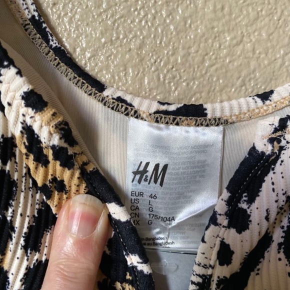 NWT Leopard Print One Piece Swim/Bodysuit - Size Large - Picture 5 of 6